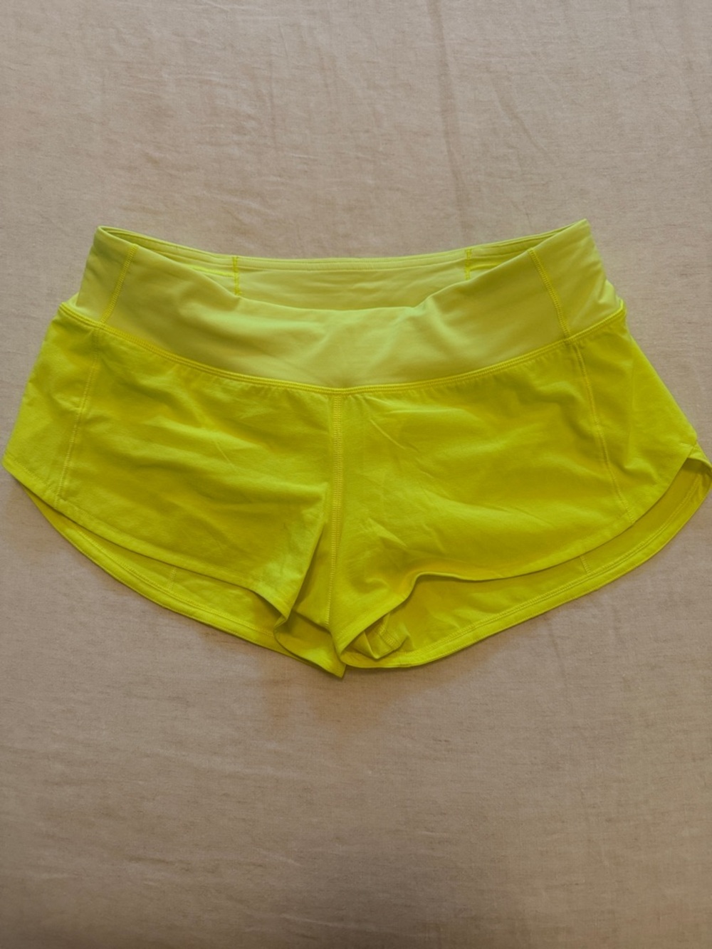 Lululemon Speed Up Short 2.5” - Neon Yellow